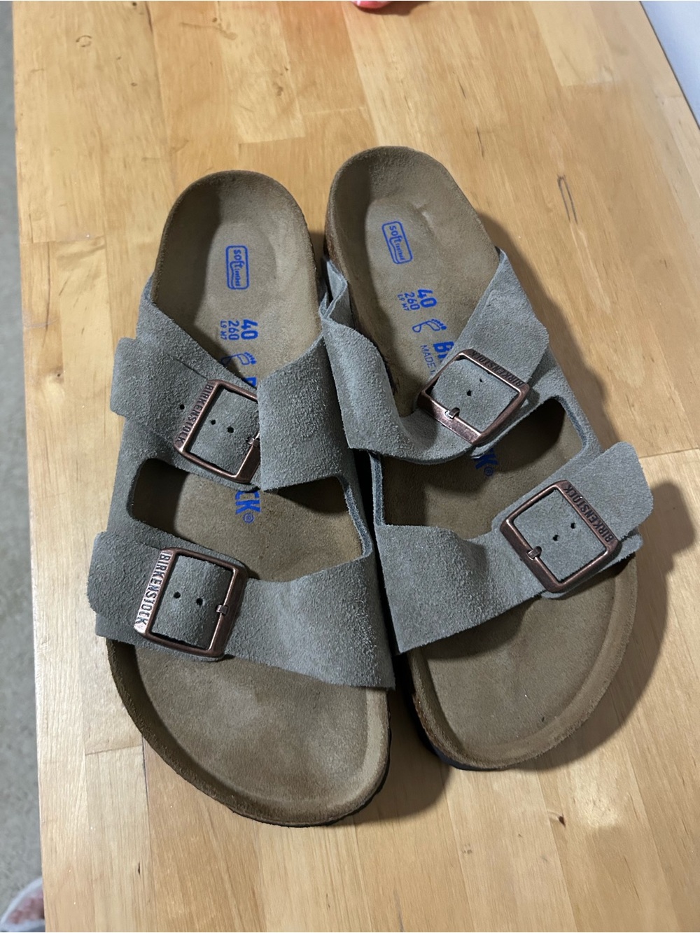 Birkenstock Arizona Suede Softbed Sandals Size 9(40) in Taupe Gray